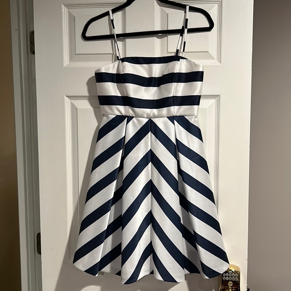 Size 4 Jessica Simpson blue and white dress
